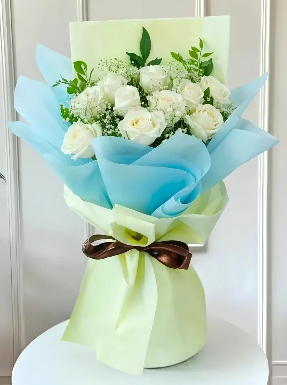 10 Tane Beyaz Gül Buketi