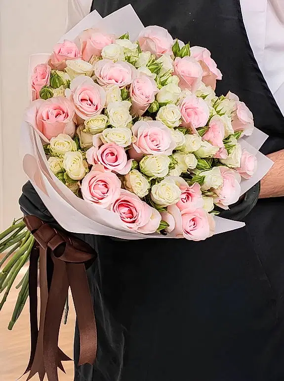 Pembe ve Beyaz Gül Buketi