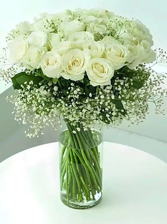 Vazoda 35 Tane Beyaz Güller